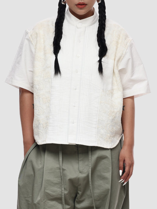 6CRAYON Cropped Oxford Shirt - Stand Collar & Lace Appliqué Accordion-Pleated Short-Sleeve